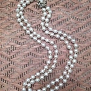 Vintage double strand w/elegant clasp